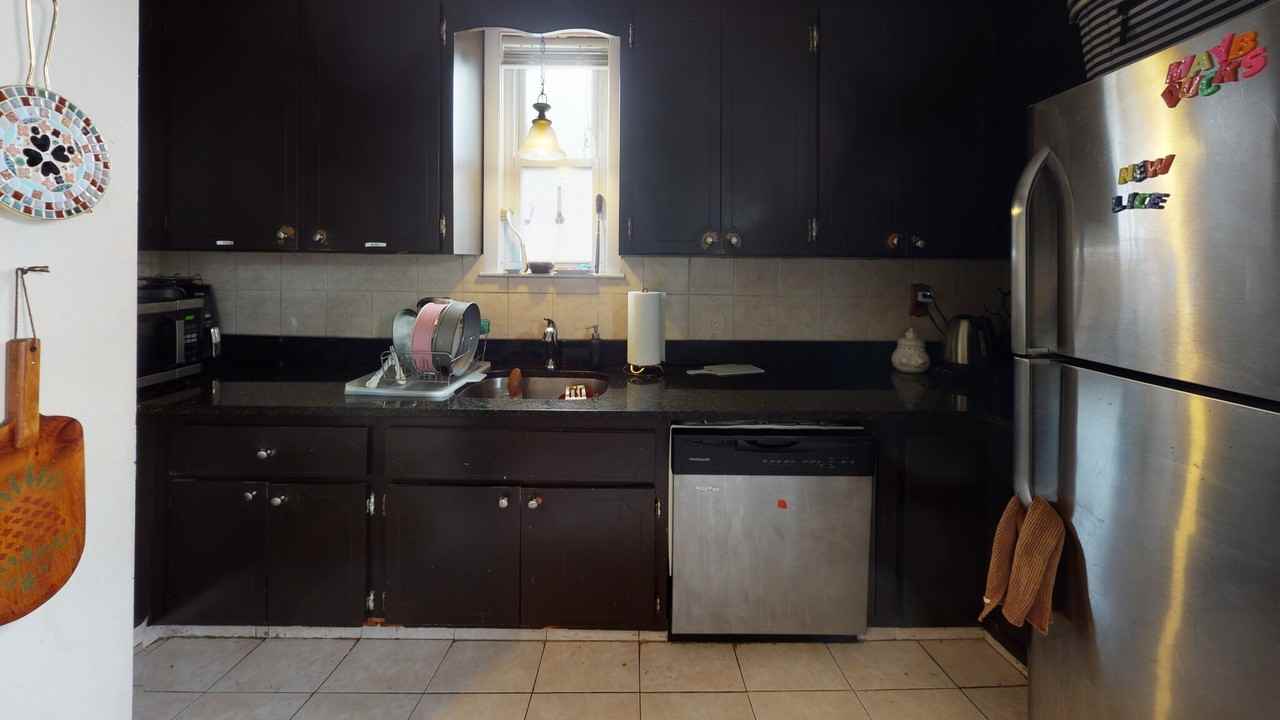 27 Falcon St #3ROOMD - Photo 4 of 13