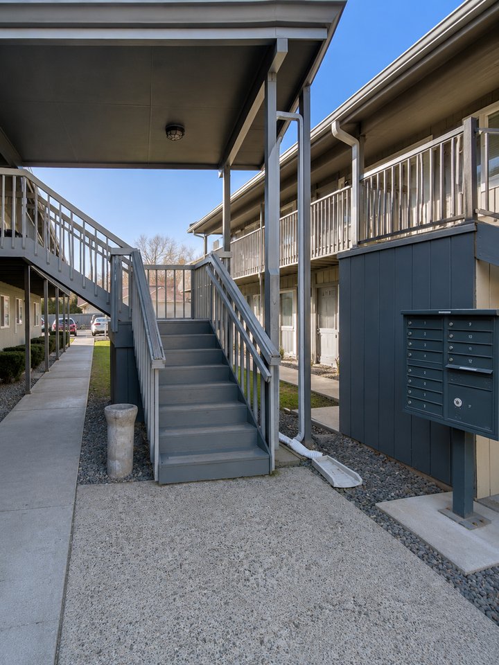 201B Valleyview Ave - Photo 7 of 13