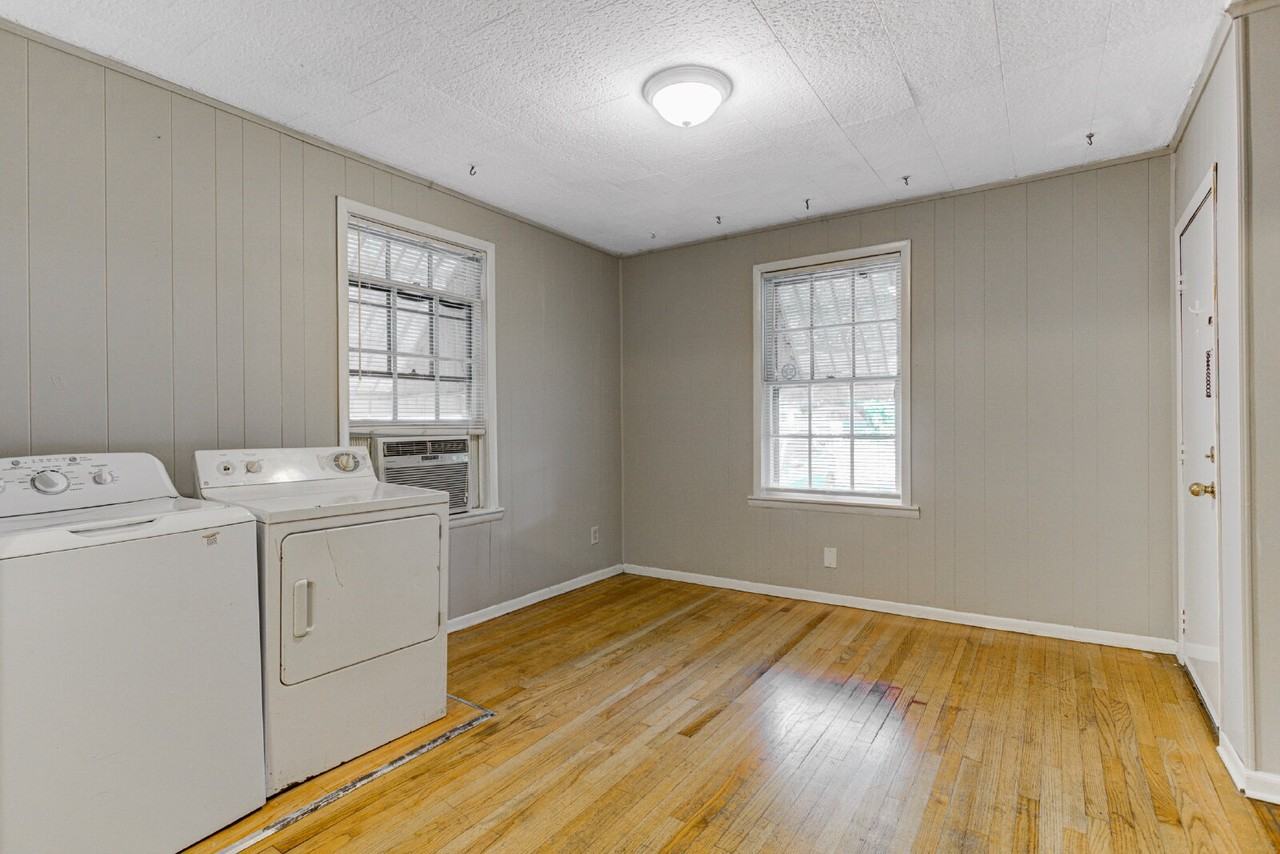 2567 Madison Ave - Photo 2 of 11
