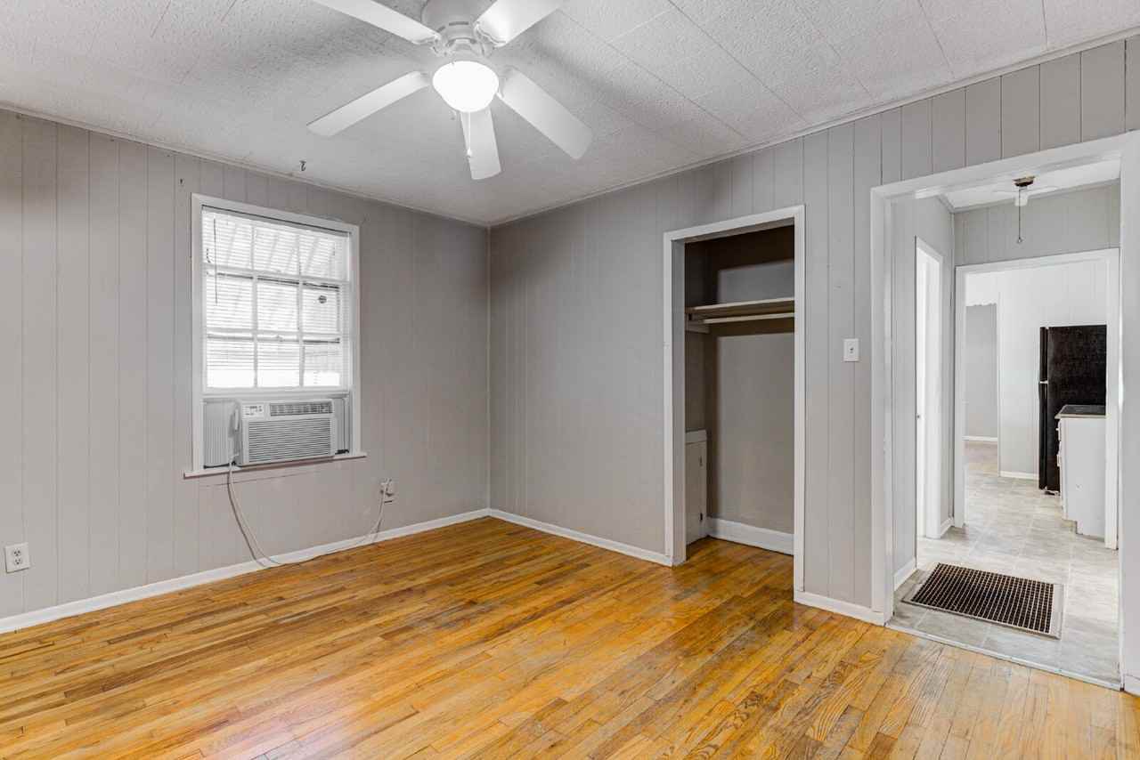 2567 Madison Ave - Photo 5 of 11