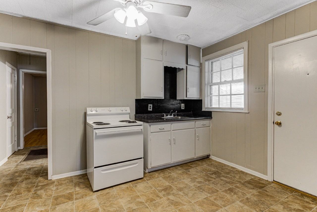2567 Madison Ave - Photo 7 of 11