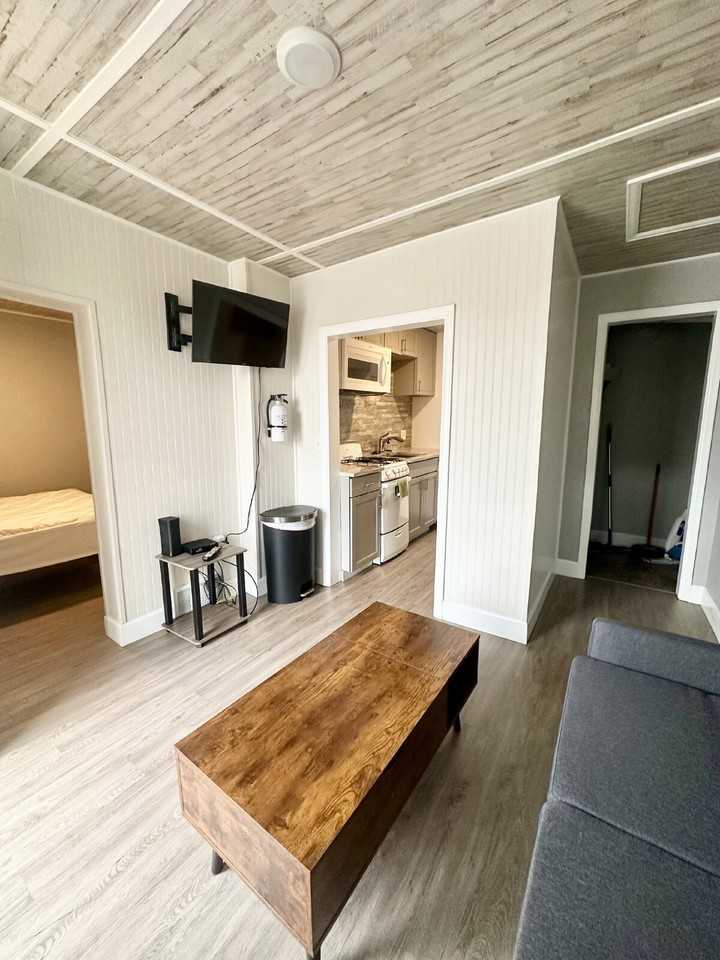 1311 Campbell Ave Unit 3 - Photo 3 of 15