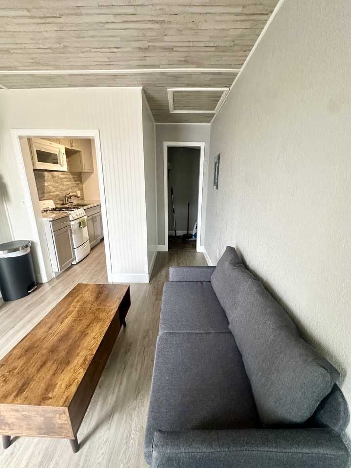 1311 Campbell Ave Unit 3 - Photo 4 of 15