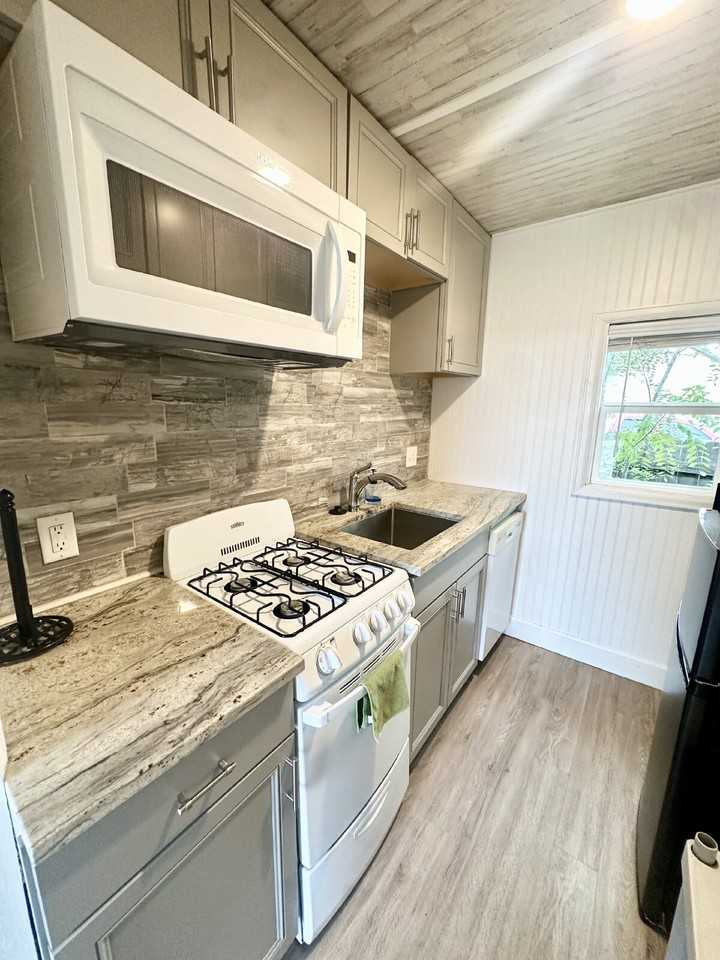 1311 Campbell Ave Unit 3 - Photo 7 of 15