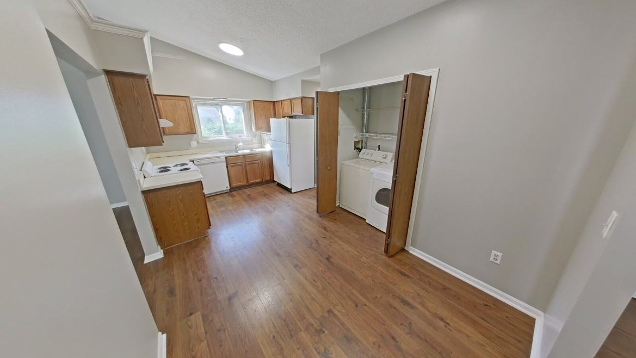 51220 S Adele Cir - Photo 3 of 11