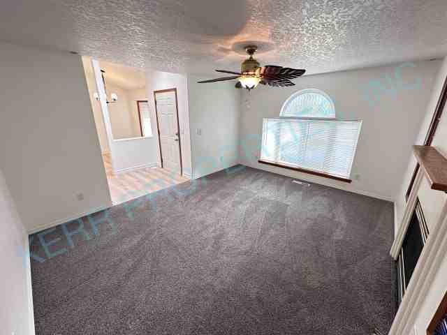 1535 Nw Wallula Ave - Photo 3 of 21
