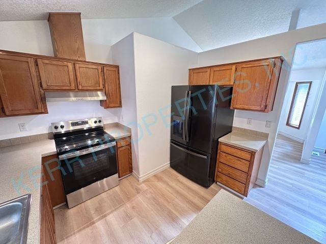 1535 Nw Wallula Ave - Photo 6 of 21