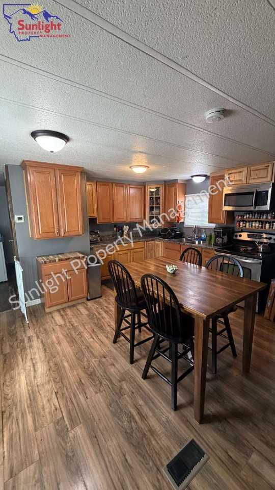 1100 Milwaukee Rd - Photo 2 of 11