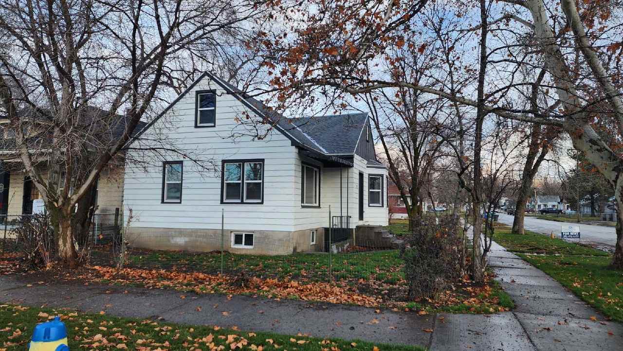 504 29th St - Photo 2 of 9