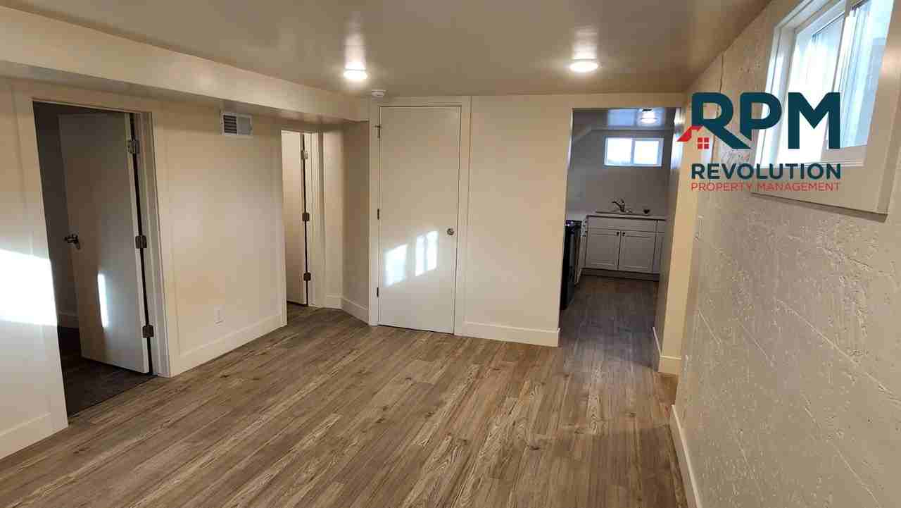 504 29th St - Photo 4 of 9