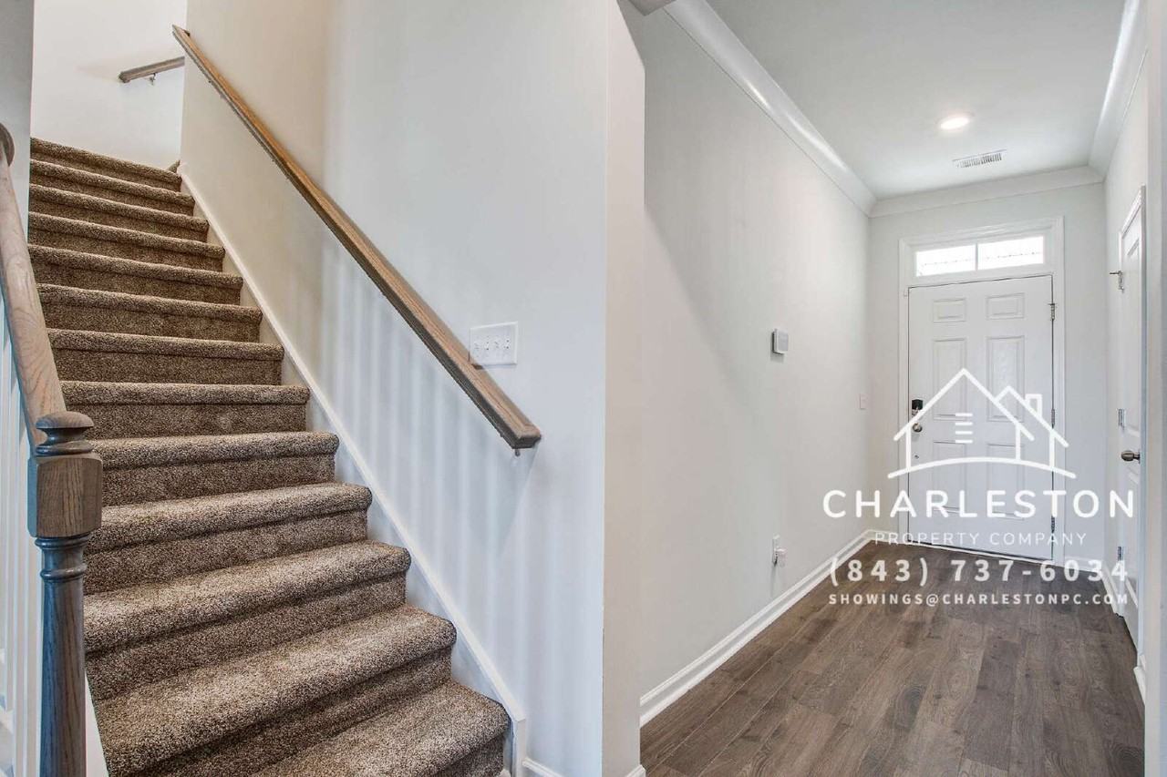 414 Squire Pope Rd - Photo 2 of 28