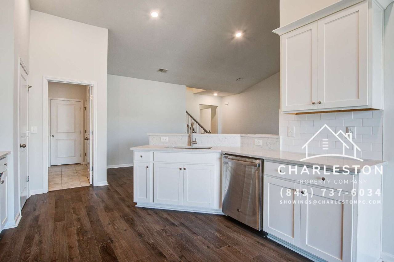414 Squire Pope Rd - Photo 6 of 28