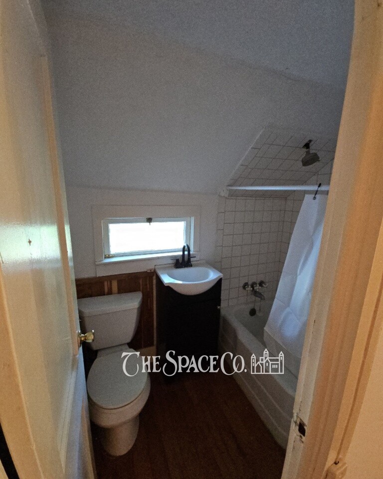 46 1/2 Vanderhorst St #A - Photo 3 of 22