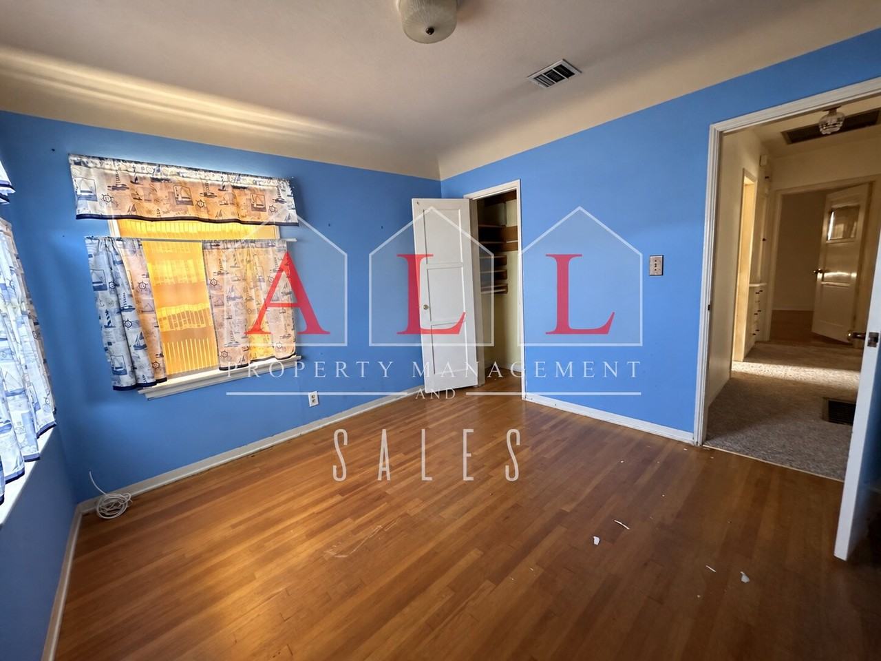 2520 La Siesta Dr - Photo 6 of 15