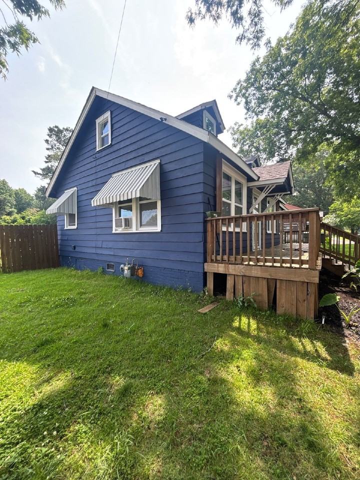 821 Craft Rd - Photo 7 of 12