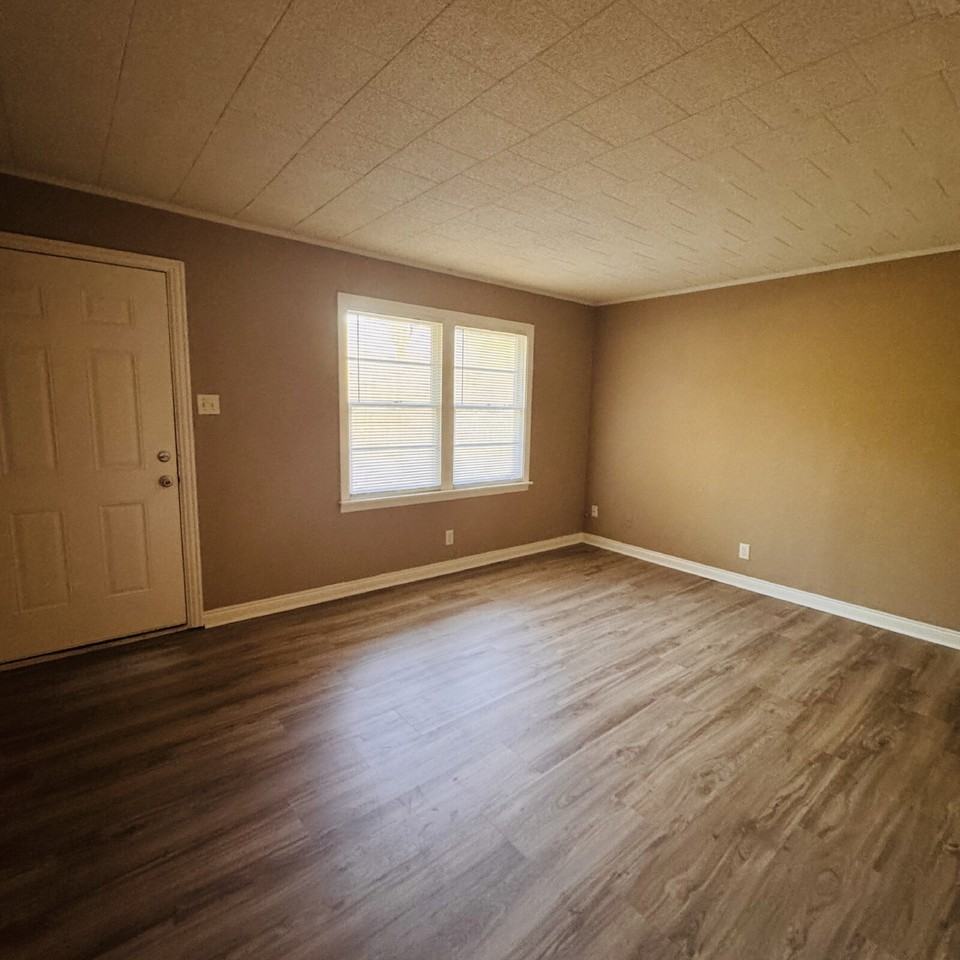 2919 Avenue G - Photo 3 of 15