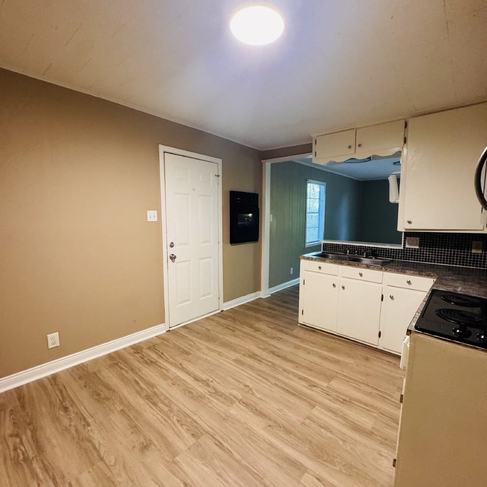 2919 Avenue G - Photo 6 of 15