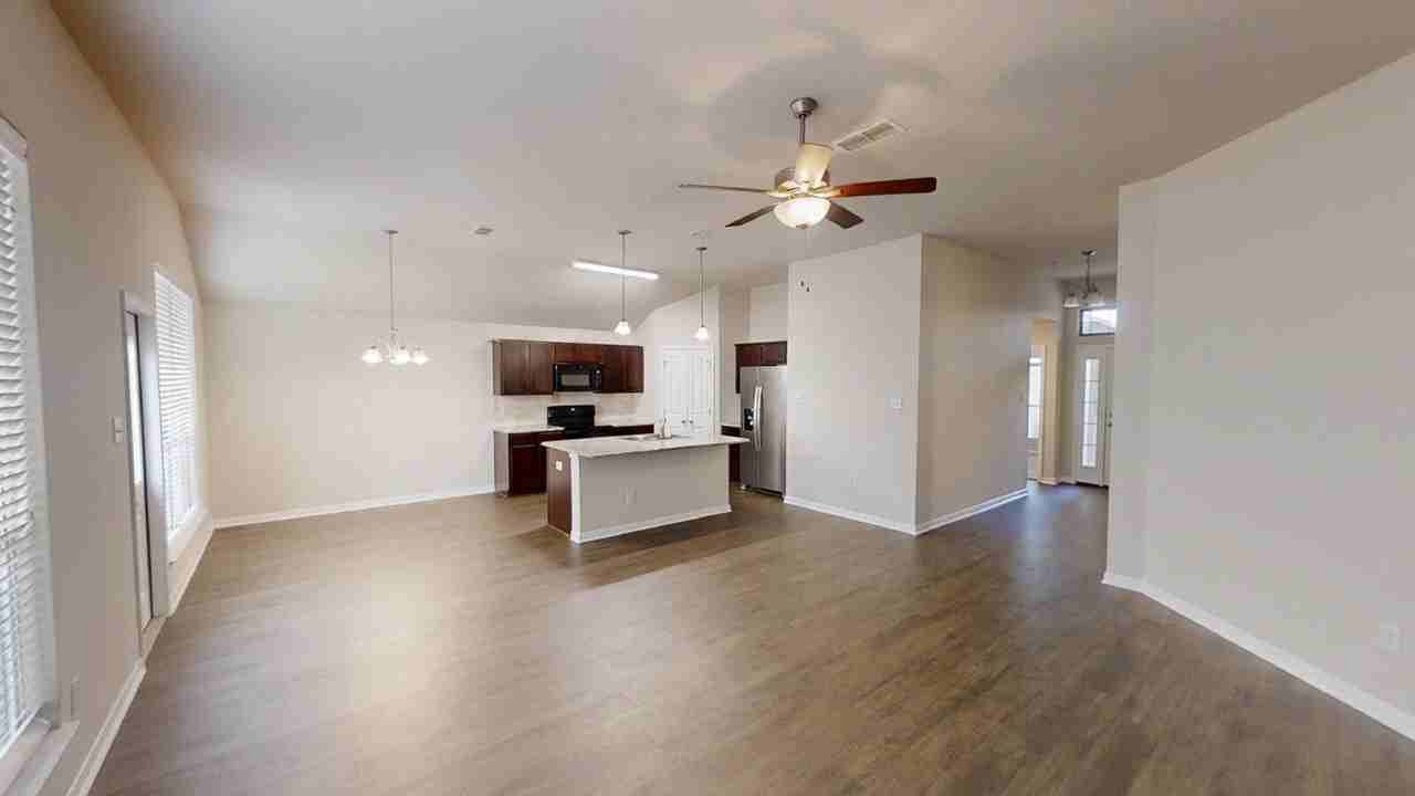 1304 Lakeway Crossing Dr - Photo 5 of 28