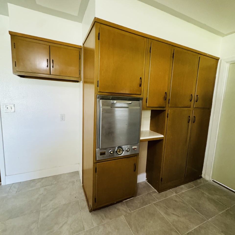 735 Cuchia St - Photo 7 of 15