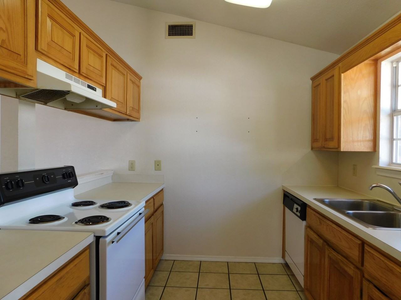 151 N 49th St - Photo 3 of 14