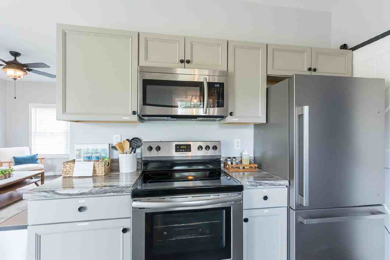 810 Denver Ave - Photo 5 of 20