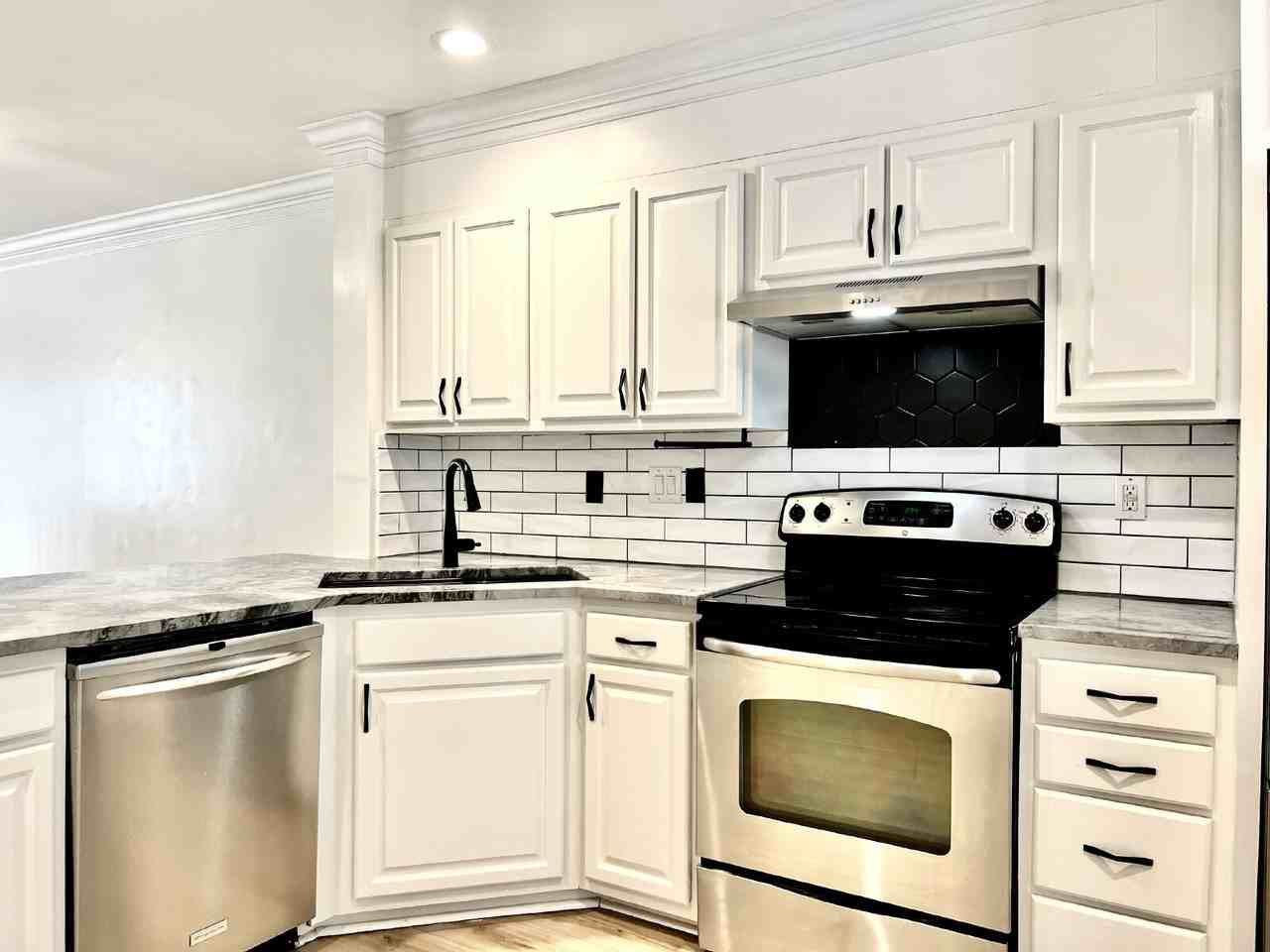 10132 Reindeer Way Ln - Photo 5 of 24