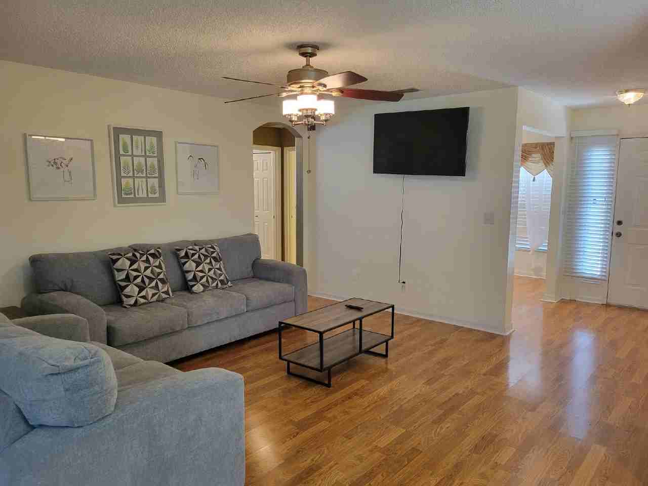 2160 Addison Ave - Photo 4 of 19