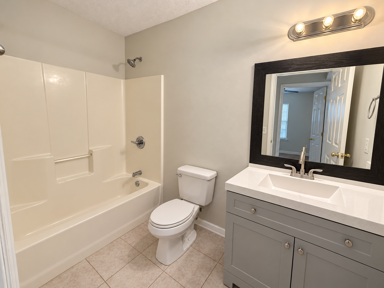 1062 Collier Blvd - Photo 5 of 10