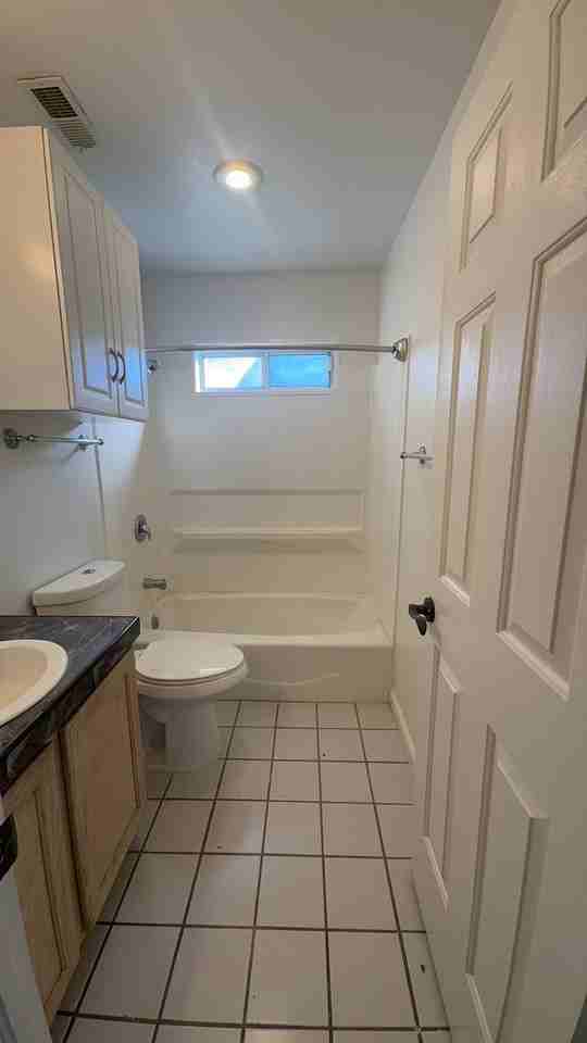 585 S 225 W - Photo 7 of 16