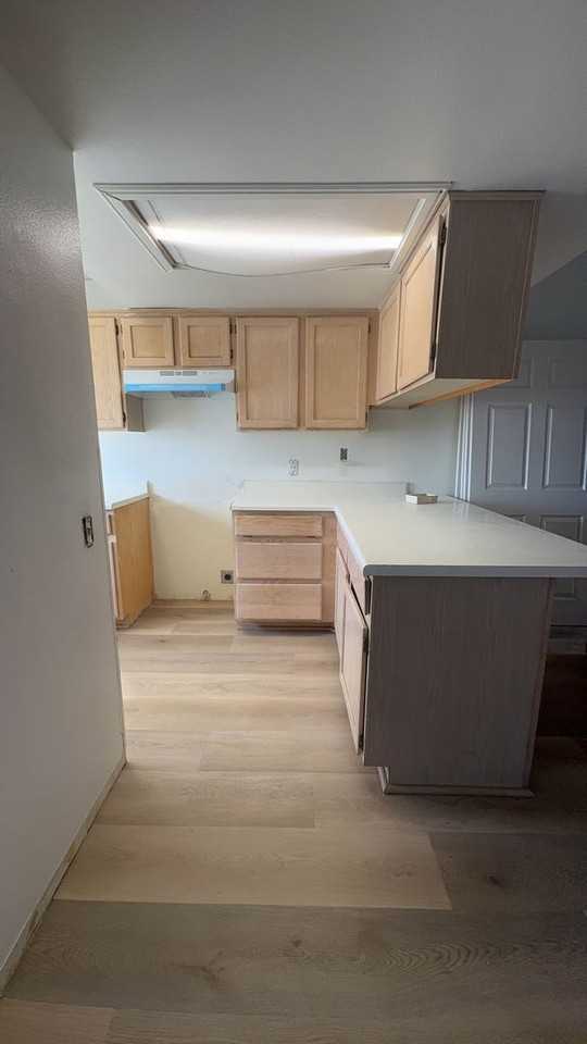 585 S 225 W - Photo 3 of 16