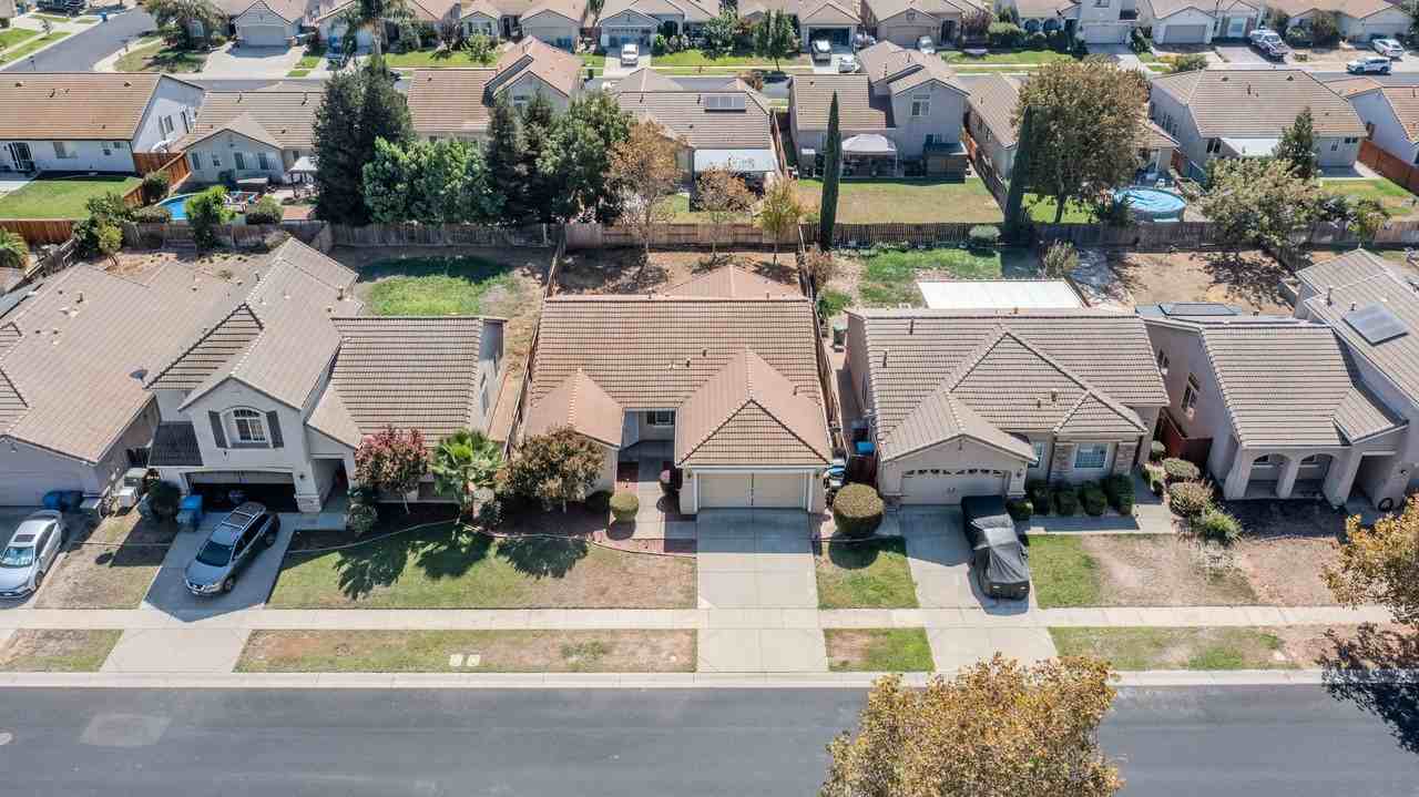 1374 Bamboo St
