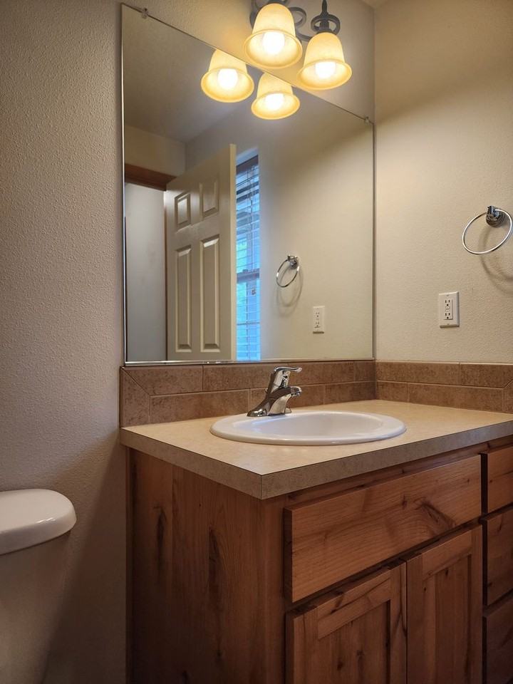 800 W 1st St #4 - Photo 4 of 34