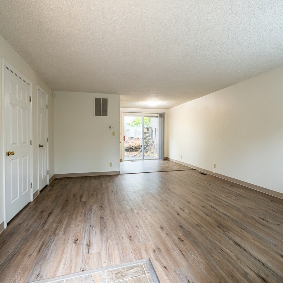 133 Gresham St #B - Photo 5 of 33