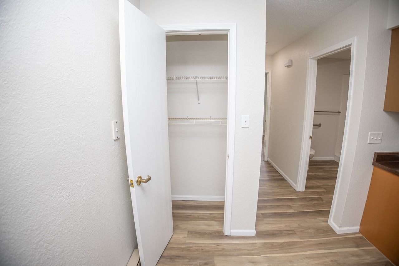 4819 Marion Street - Photo 7 of 14