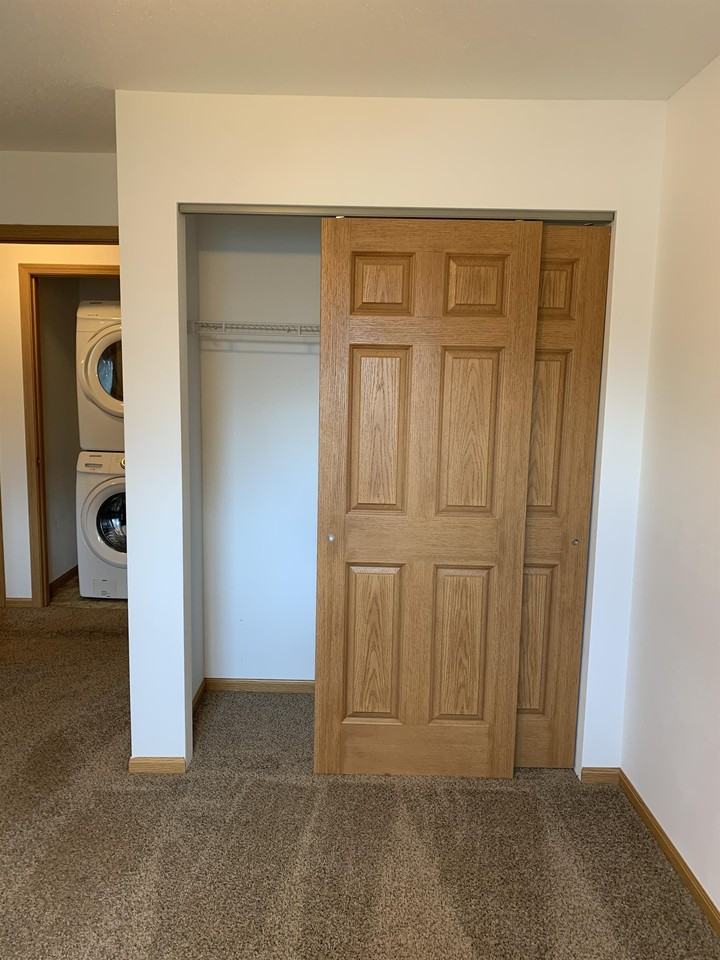 Cardinal Apartments - Photo 7 of 23