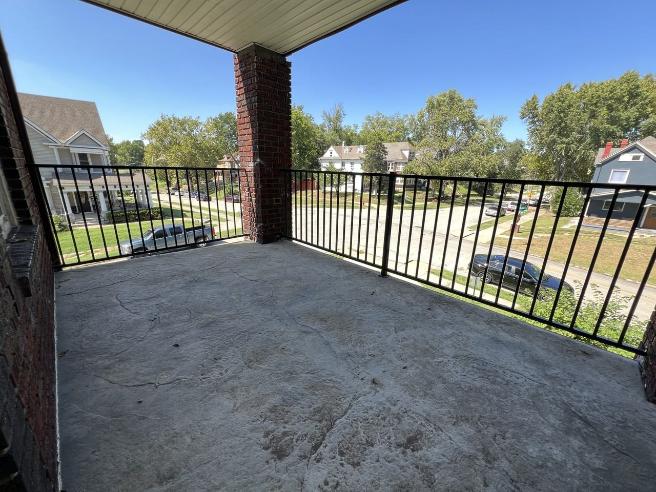 853 Barnett Avenue - Photo 3 of 11