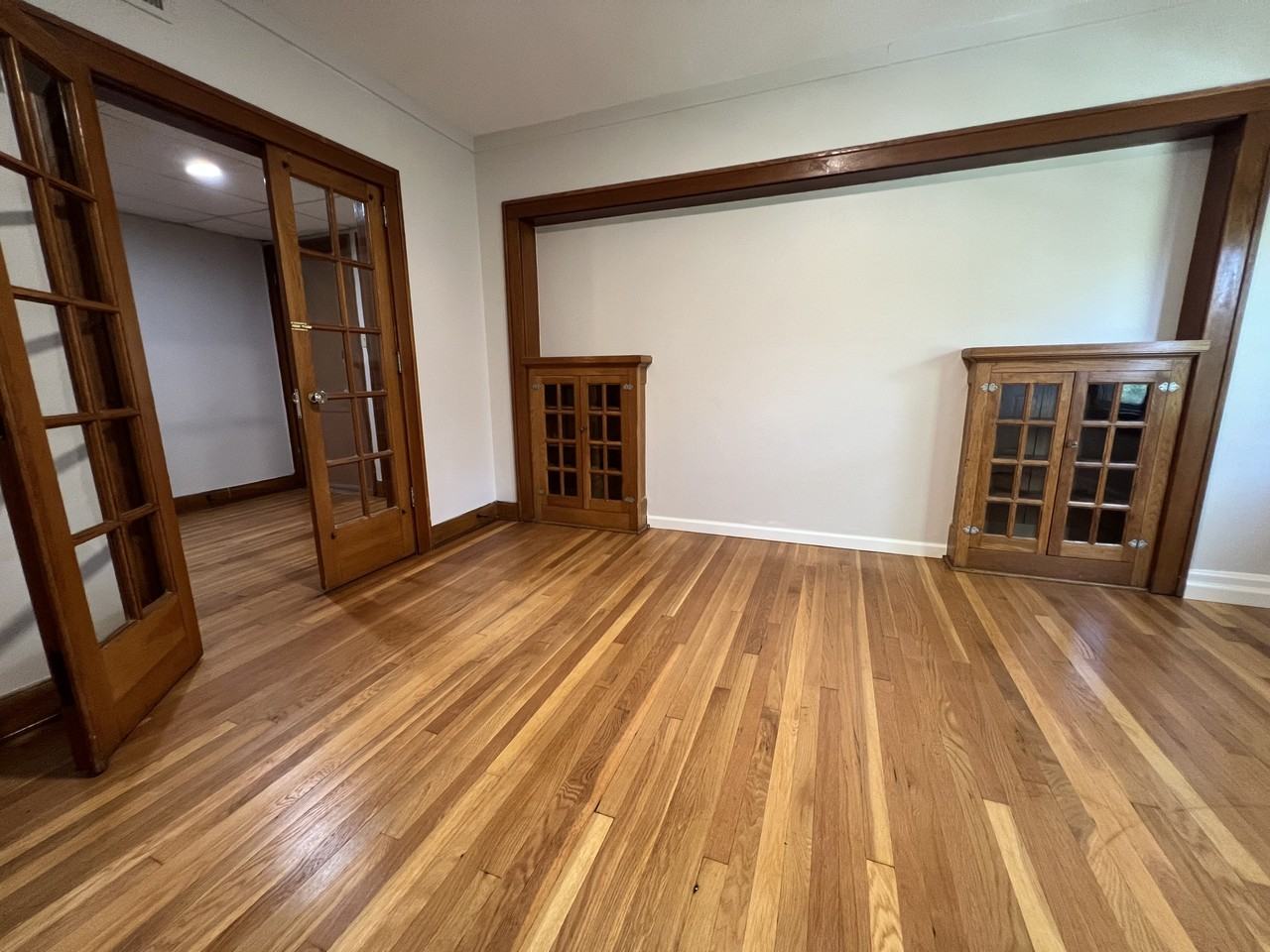 853 Barnett Avenue - Photo 4 of 11