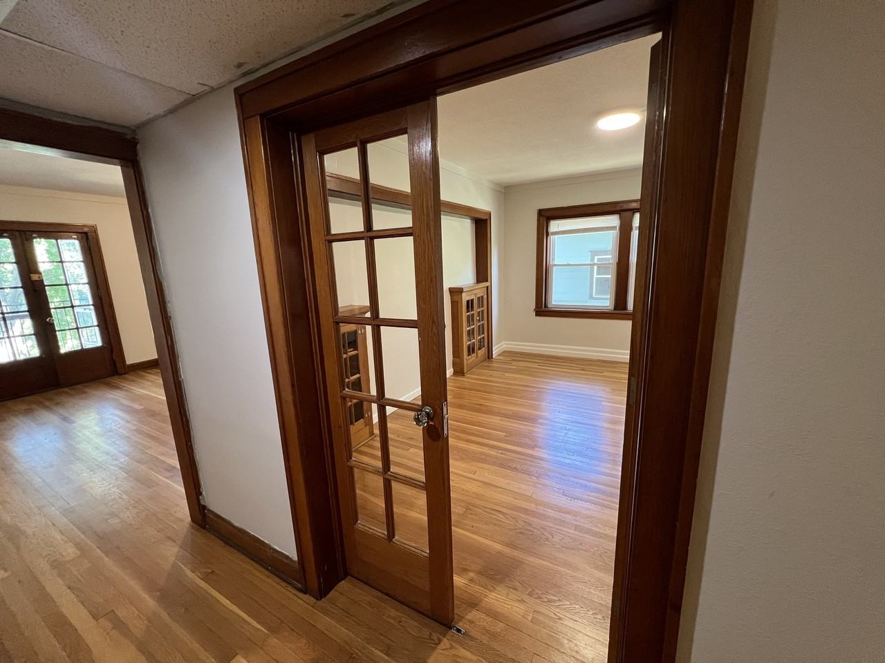 853 Barnett Avenue - Photo 5 of 11