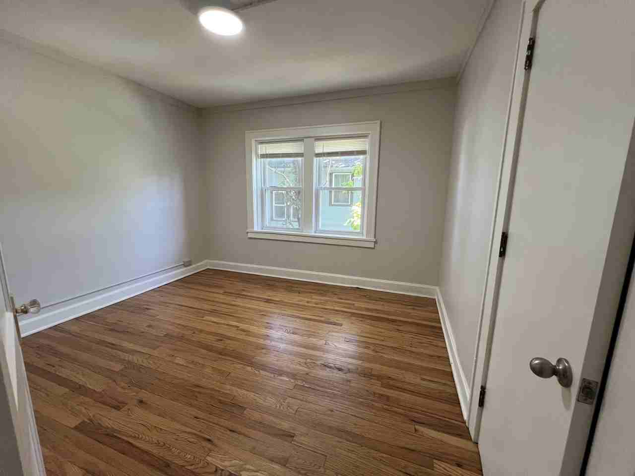 853 Barnett Avenue - Photo 7 of 11