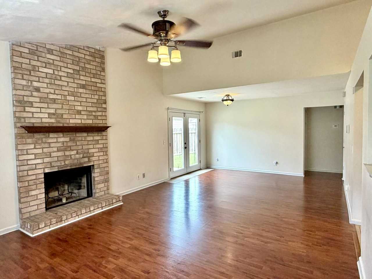 212 Finn Cir - Photo 2 of 14