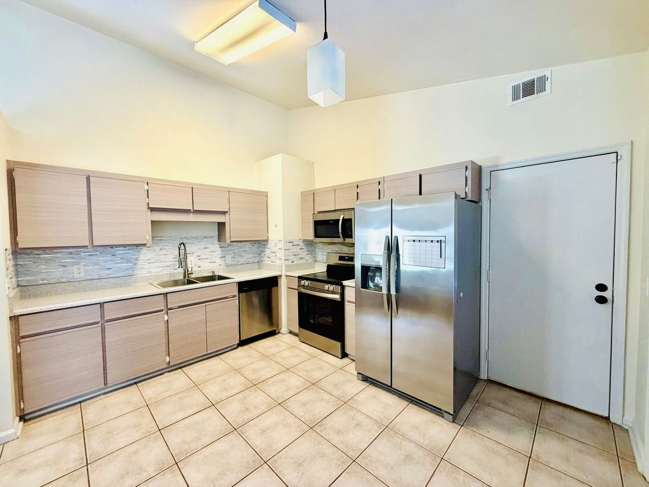 212 Finn Cir - Photo 3 of 14