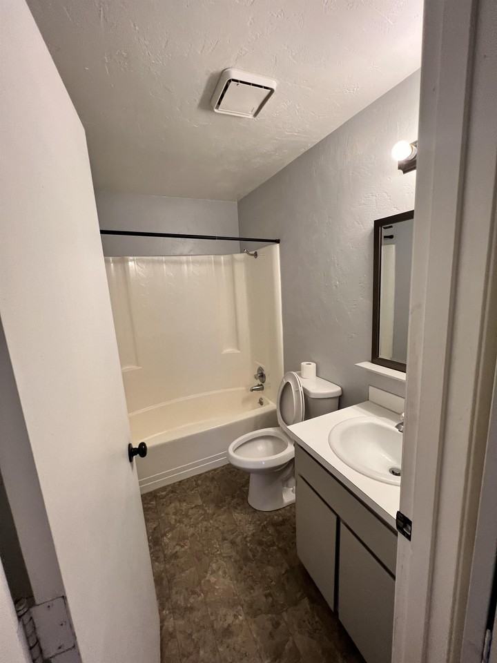 Brass Lamp Apartments - Photo 4 of 49