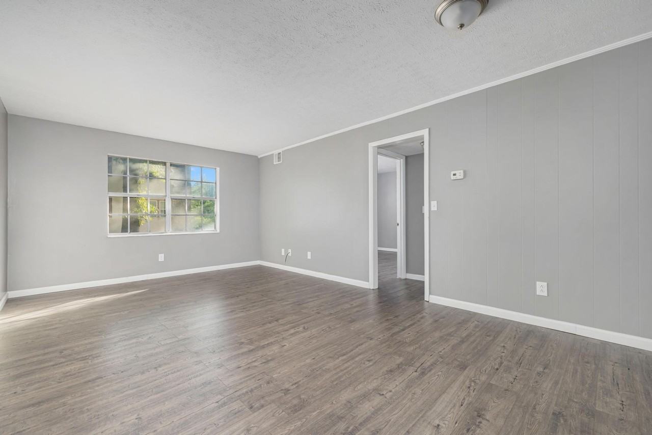 (NEW) 1429 Stratford Road - Photo 3 of 11