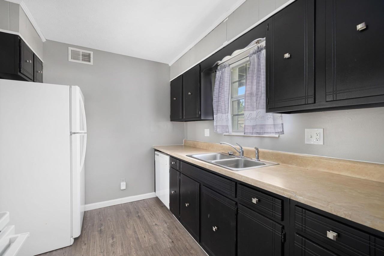 (NEW) 1429 Stratford Road - Photo 6 of 11