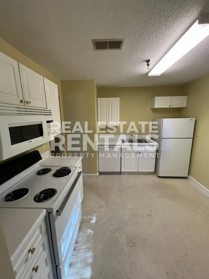 College Heights - Photo 3 of 15
