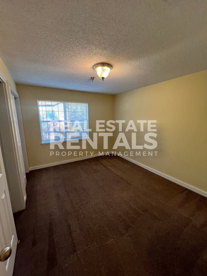 College Heights - Photo 4 of 15