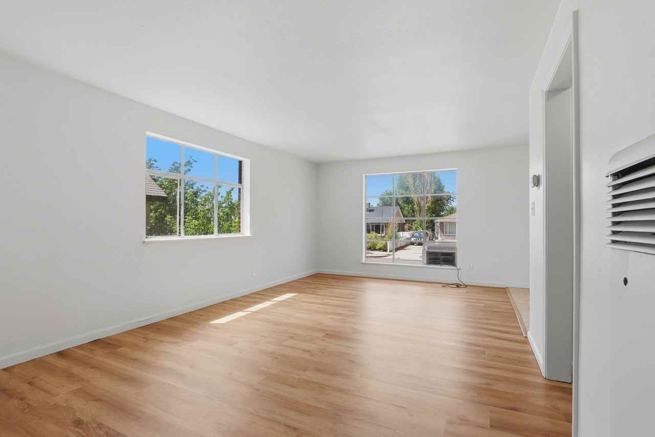 538 Colorado Street West - Photo 3 of 16