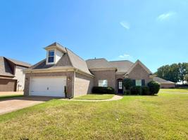 featured image of 807 Magnolia Ln
