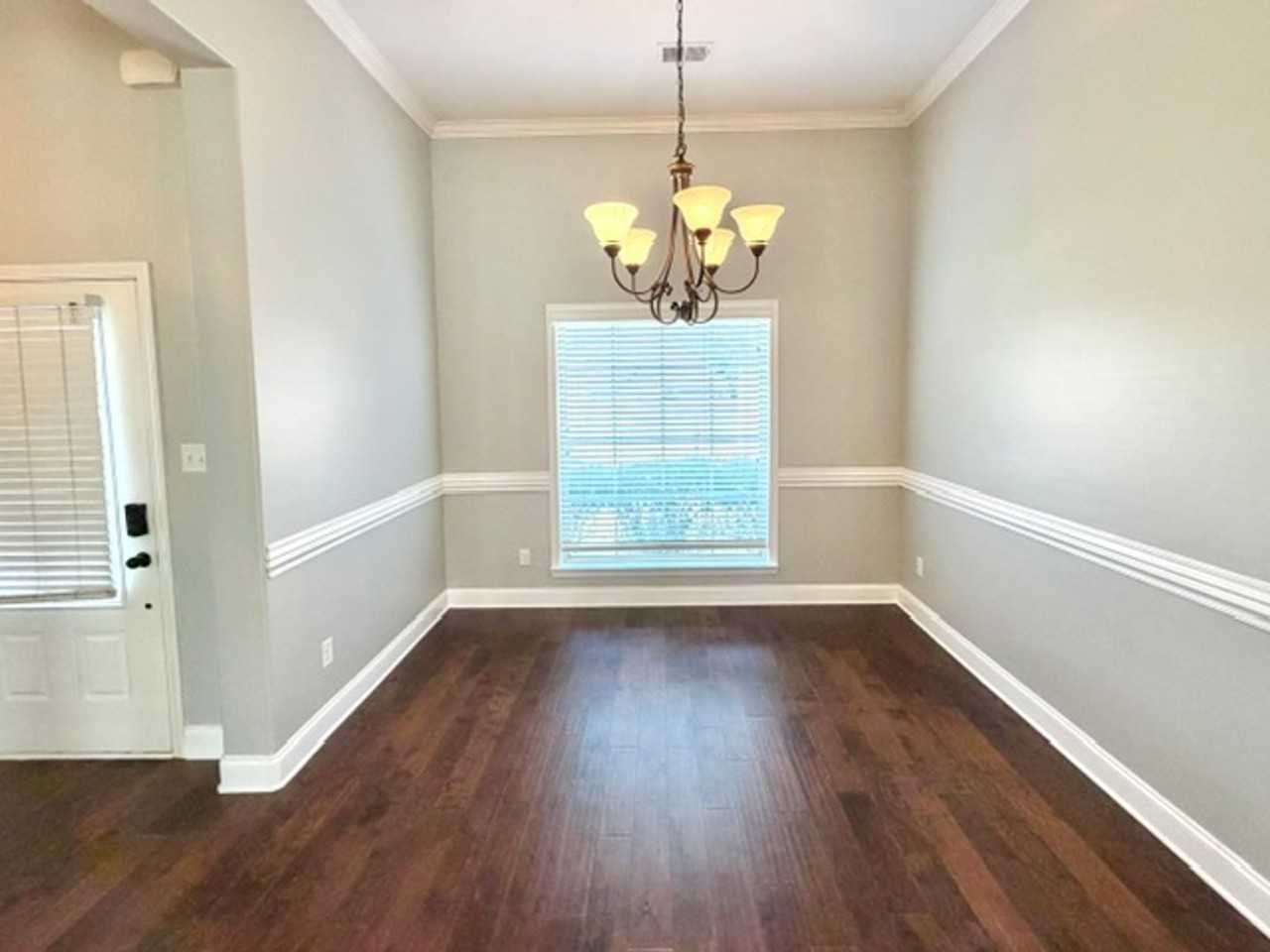 807 Magnolia Ln - Photo 4 of 12