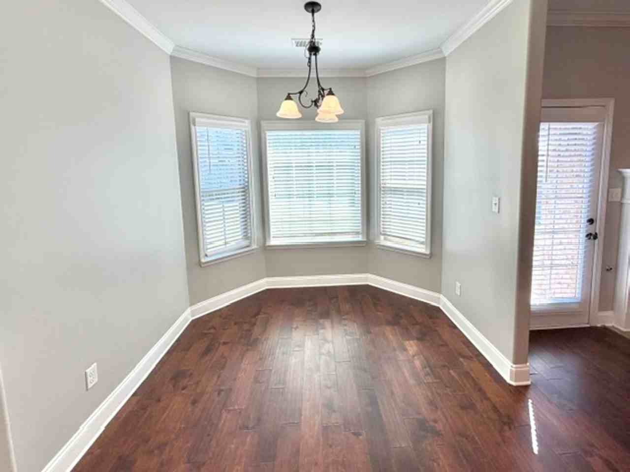 807 Magnolia Ln - Photo 6 of 12